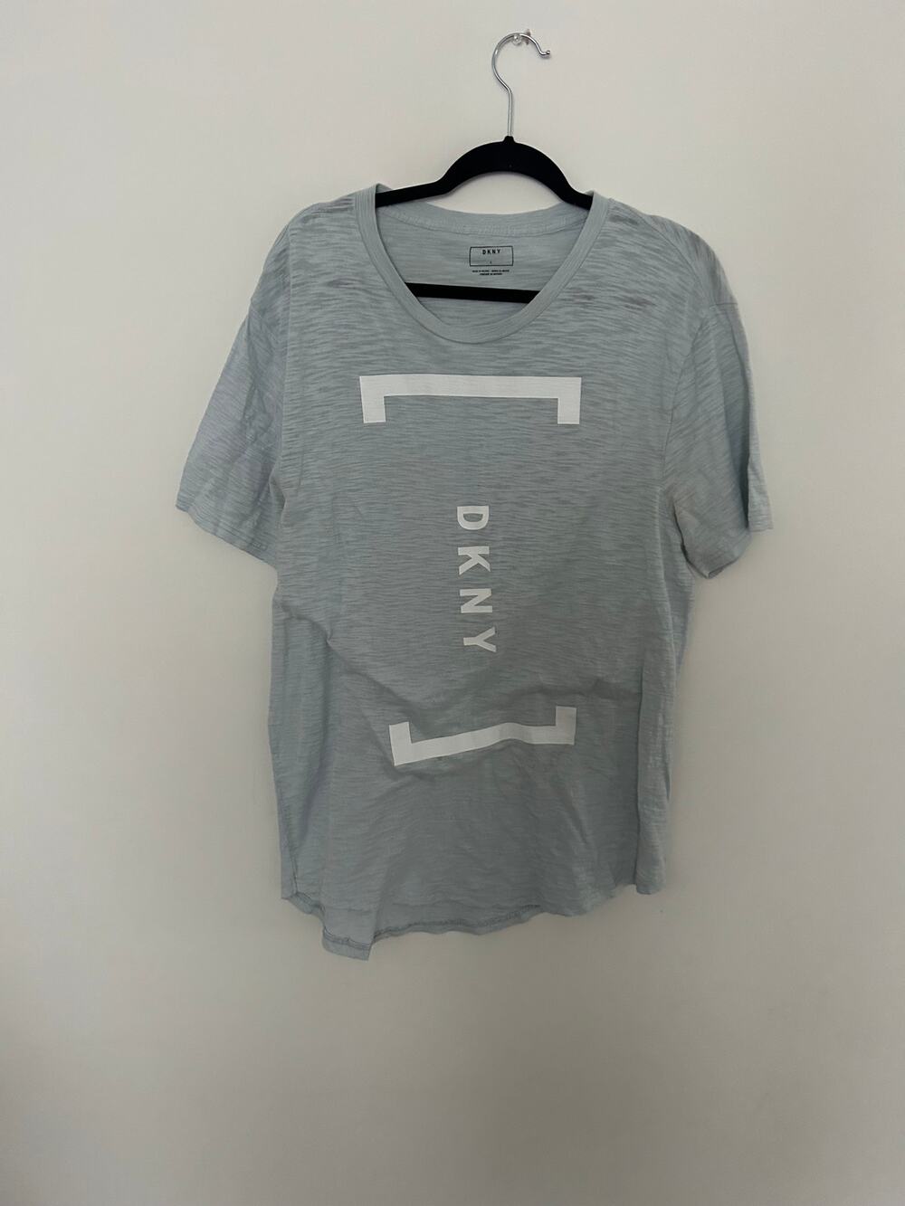 DKNY Mens Tee *L*